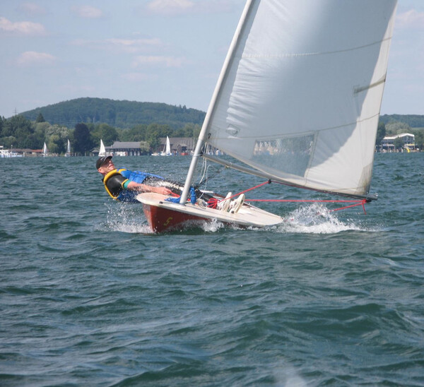 Dr. Christof Neumann beim Segeln
