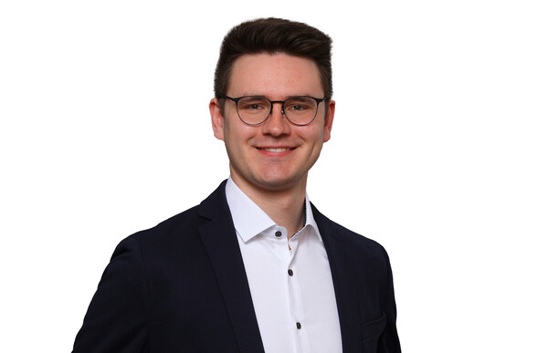 Porträtbild von Felix Schmitt